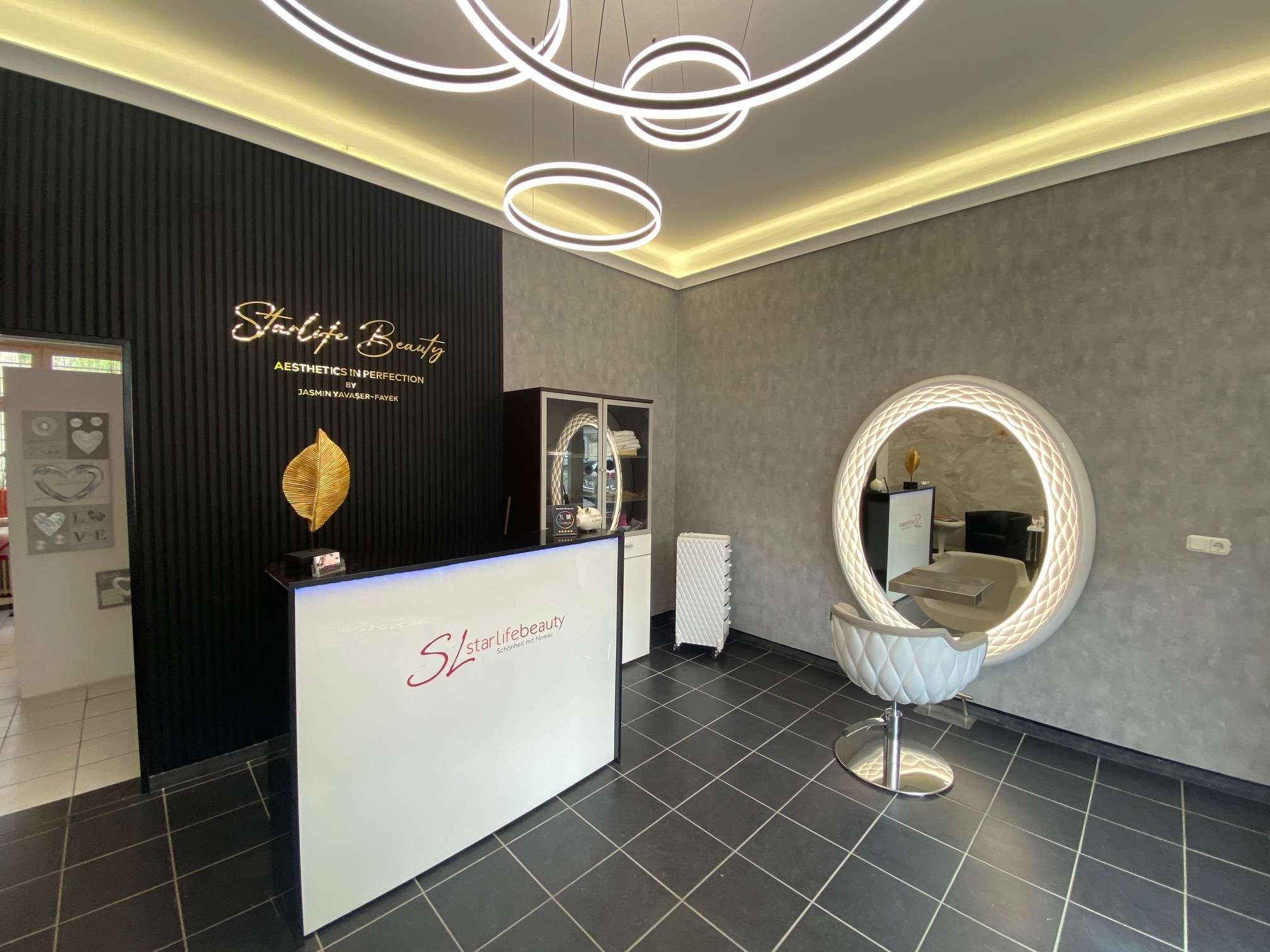 Friseur-Expertinnen in Linz: lange, natürliche Haare sicher erreichen Friseur-Expertinnen in Linz: lange, natürliche Haare sicher erreichen