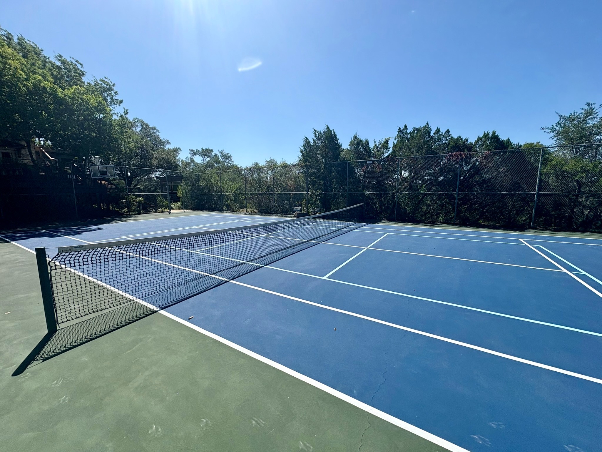 Casual Courts: A Friendly Guide to Pickleball Open Play Casual Courts: A Friendly Guide to Pickleball Open Play
