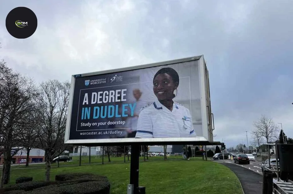 Comparing Street Advertising Solutions: Discover the Best Options for Maximum Urban Impact Comparing Street Advertising Solutions: Discover the Best Options for Maximum Urban Impact
